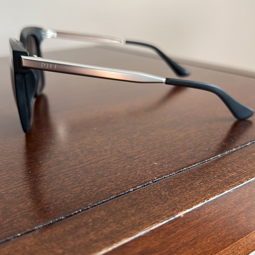Diff Sunglasses - image 2